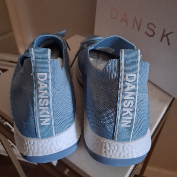 Danskin Blue Sneakers, Size 8.5 - Picture 4 of 6